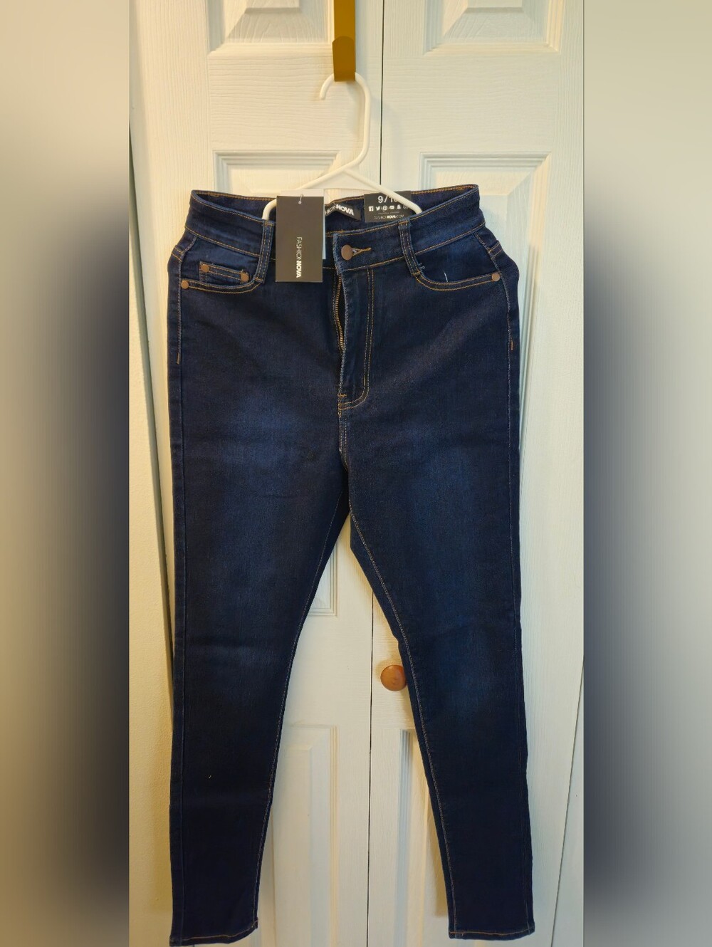 Fashion Nova High Rise Skinny Jeabs Size 9/10